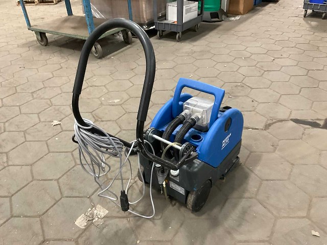 Nilfisk alto 233 industriële stofzuiger - afbeelding 1 van  6