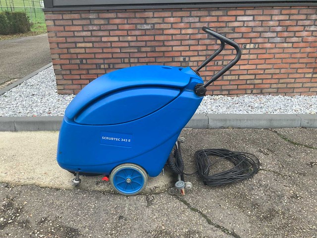 Nilfisk alto 343e zelfrijdende schrobmachine - afbeelding 2 van  9