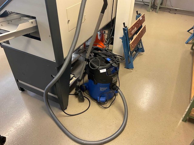 Nilfisk alto attix 30 industriële stofzuiger - afbeelding 1 van  2