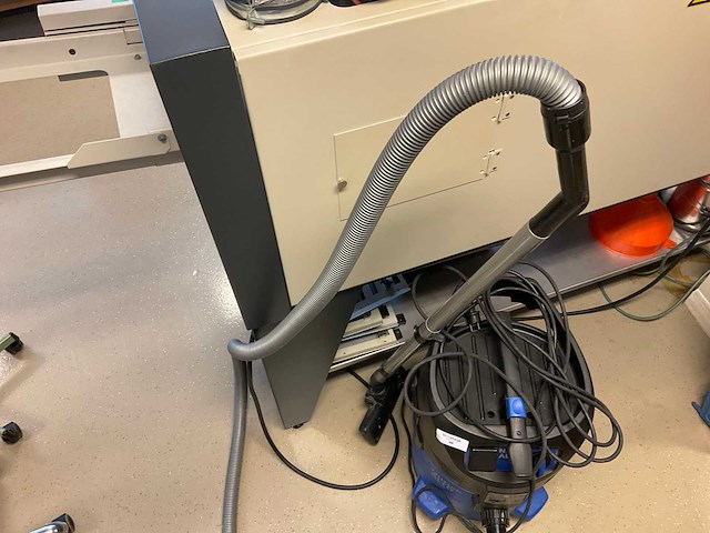 Nilfisk alto attix 30 industriële stofzuiger - afbeelding 2 van  2