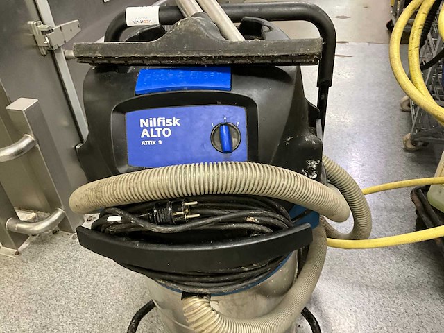 Nilfisk alto attix 9 industriële stofzuiger - afbeelding 3 van  4