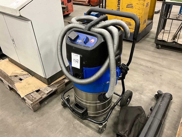 Nilfisk alto attix industriële stofzuiger - afbeelding 2 van  6