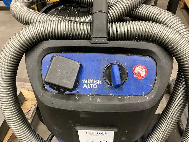 Nilfisk alto attix industriële stofzuiger - afbeelding 3 van  6