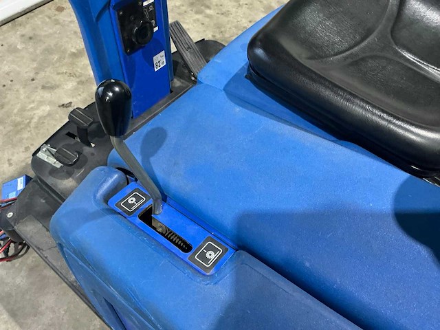 Nilfisk alto zit veegmachine - afbeelding 4 van  28