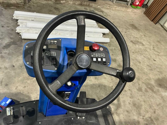 Nilfisk alto zit veegmachine - afbeelding 6 van  28