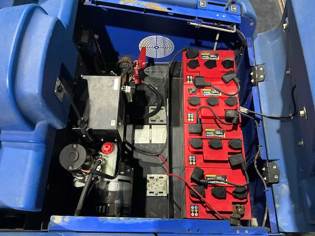 Nilfisk alto zit veegmachine - afbeelding 11 van  28