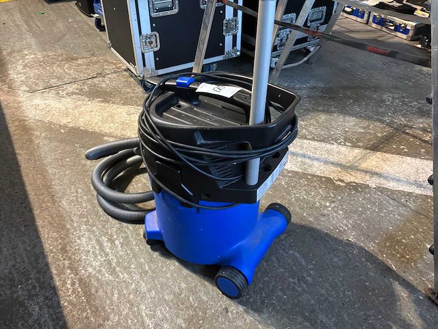 Nilfisk attix30 industriële stofzuiger - afbeelding 3 van  4
