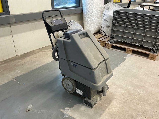 Nilfisk ax400 tapijtreiniger - afbeelding 3 van  8