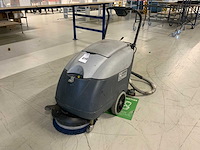 Nilfisk ba 410 veegmachine - afbeelding 1 van  9