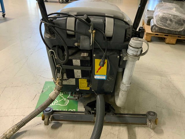 Nilfisk ba 410 veegmachine - afbeelding 8 van  9