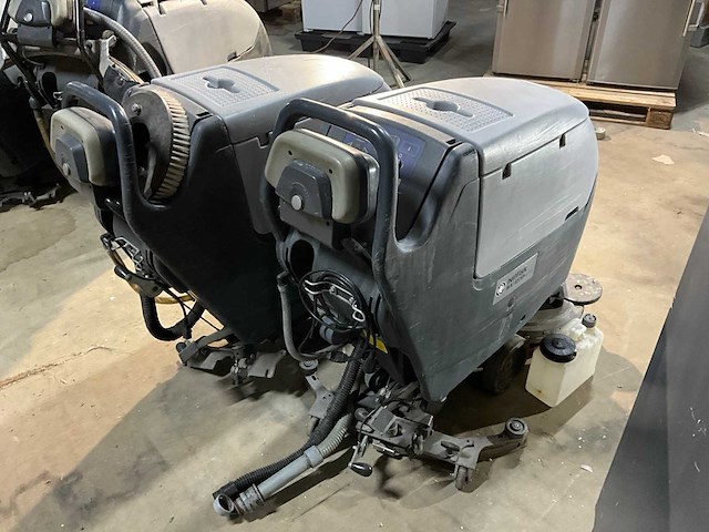 Nilfisk ba 410d ecoflex schrob-/ zuigmachine (2x) - afbeelding 4 van  10