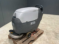 Nilfisk ba 451d schrob veegmachine - afbeelding 1 van  5