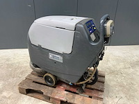 Nilfisk ba 451d schrob veegmachine - afbeelding 2 van  5