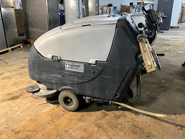 Nilfisk ba 651 ecoflex schrob-/ zuigmachine (2x) - afbeelding 8 van  12