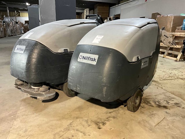 Nilfisk ba 651 ecoflex schrob-/ zuigmachine (2x) - afbeelding 1 van  14