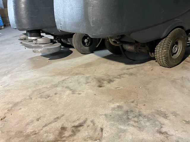 Nilfisk ba 651 ecoflex schrob-/ zuigmachine (2x) - afbeelding 12 van  14