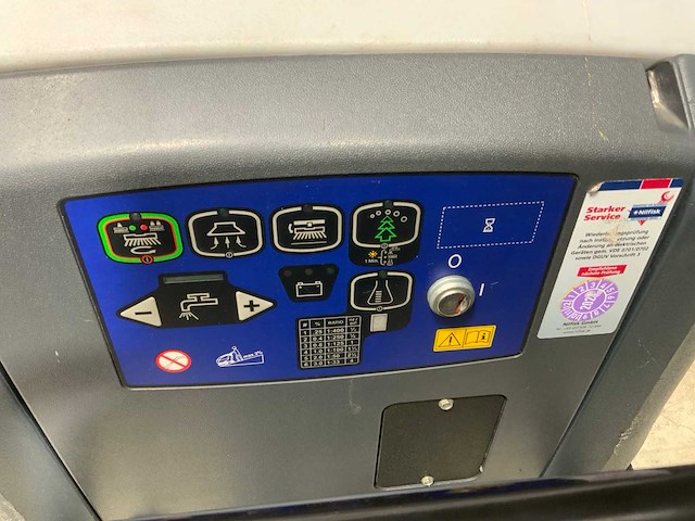 Nilfisk ba 651d schrob veegmachine - afbeelding 2 van  2