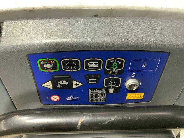 Nilfisk ba 651d schrob veegmachine - afbeelding 5 van  5