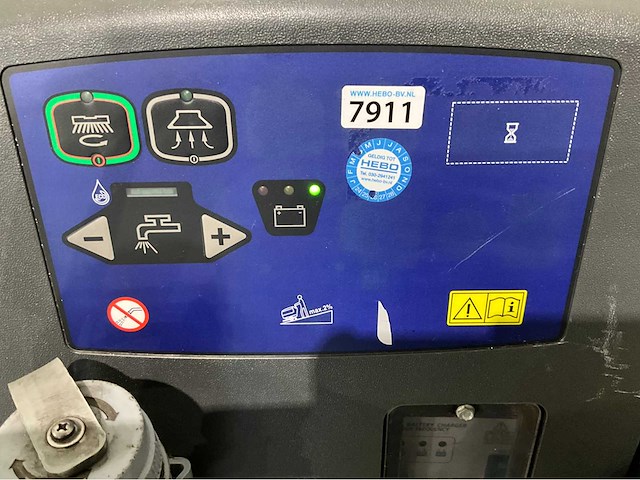 Nilfisk ba451 schrob-zuigmachine - afbeelding 6 van  7