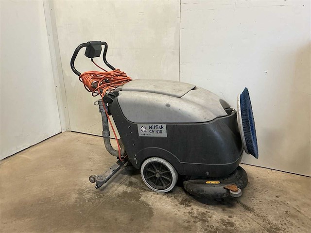 Nilfisk ca 410 schrobzuigmachine - afbeelding 1 van  6
