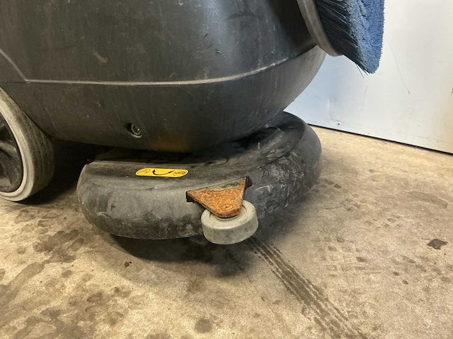 Nilfisk ca 410 schrobzuigmachine - afbeelding 4 van  6