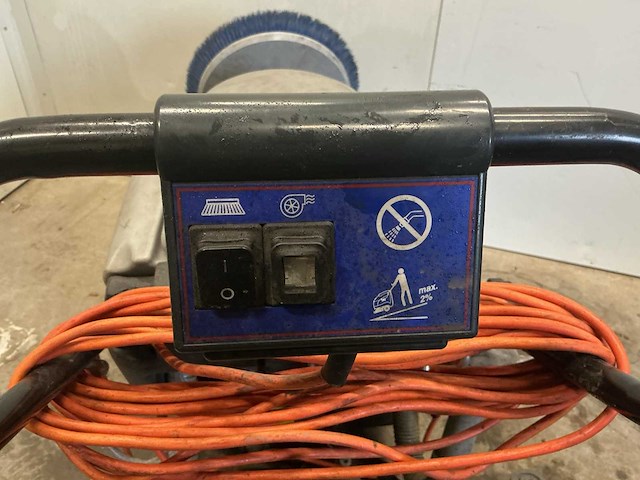 Nilfisk ca 410 schrobzuigmachine - afbeelding 6 van  6