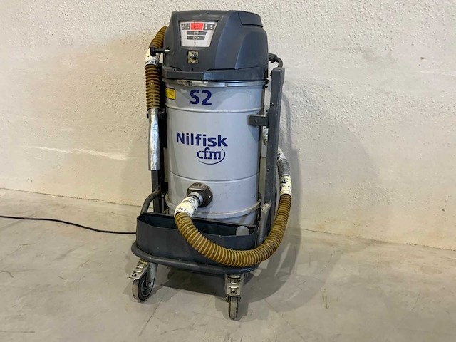 Nilfisk cfm s2l industriële stofzuiger - afbeelding 3 van  6