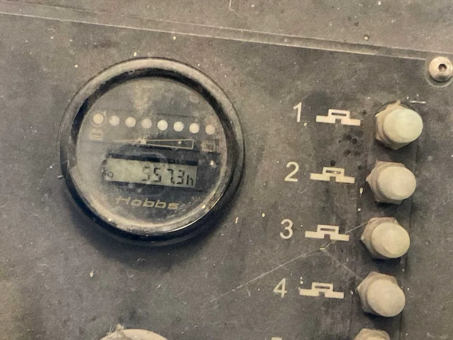 Nilfisk cr1000 zelfrijdende veeg- schrobmachine - afbeelding 8 van  20