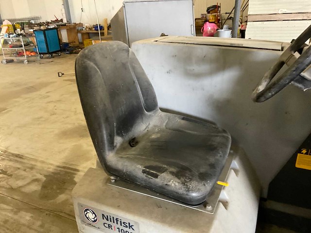 Nilfisk cr1000 zelfrijdende veeg- schrobmachine - afbeelding 6 van  20