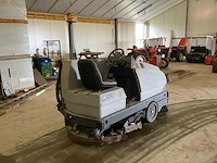 Nilfisk cr1000 zelfrijdende veeg- schrobmachine - afbeelding 16 van  20