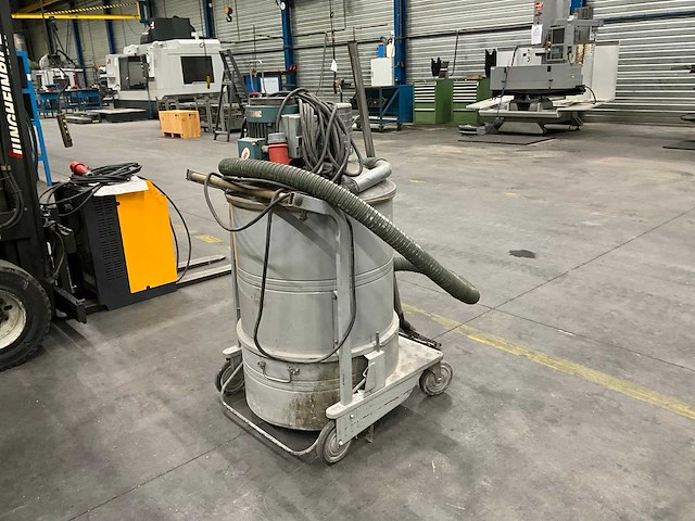 Nilfisk gb 733 industriële tonstofzuiger - afbeelding 3 van  8