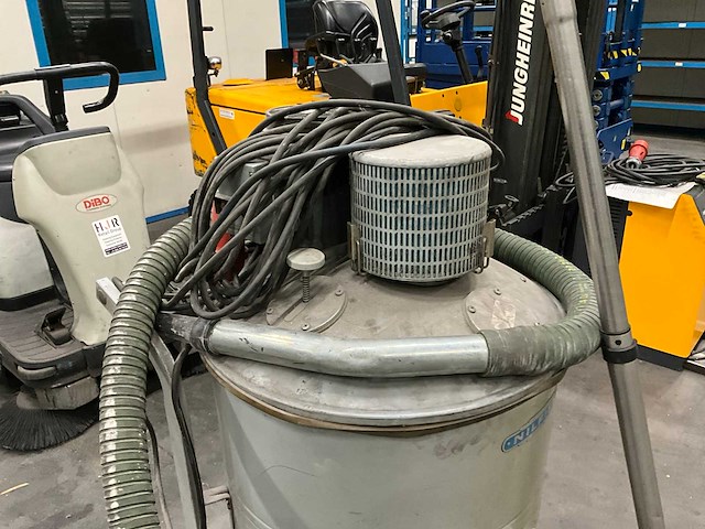 Nilfisk gb 733 industriële tonstofzuiger - afbeelding 6 van  8