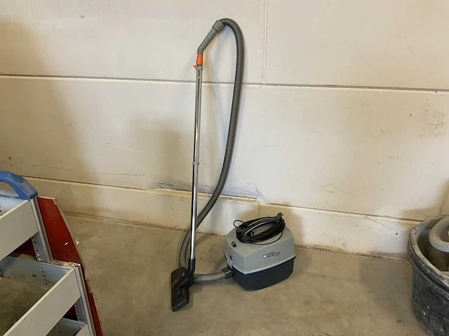 Nilfisk gd 1010 stofzuiger - afbeelding 1 van  3