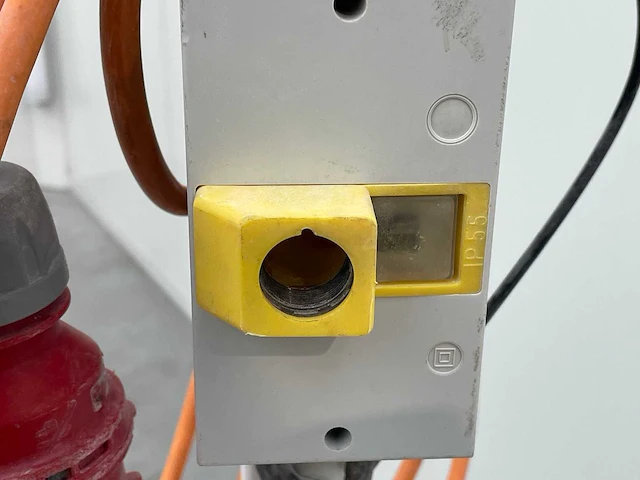 Nilfisk industriële stofzuiger, vloerbewerkingsmachine en agp sleuvenzaag - afbeelding 6 van  15
