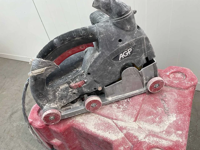Nilfisk industriële stofzuiger, vloerbewerkingsmachine en agp sleuvenzaag - afbeelding 3 van  15