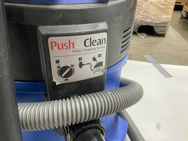 Nilfisk industriële stofzuiger - afbeelding 3 van  3