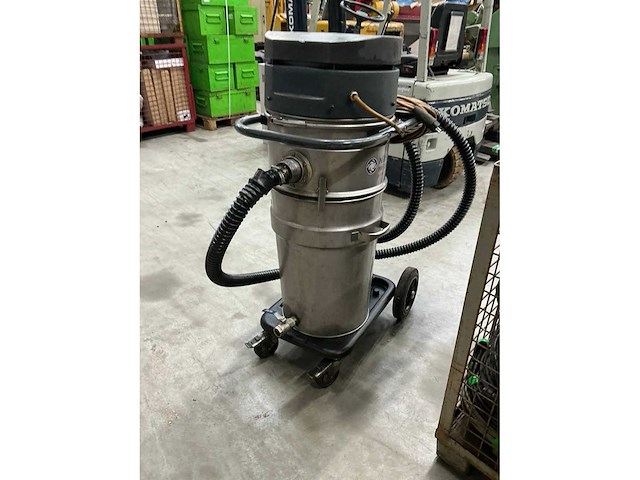 Nilfisk iw 2050 industriële stofzuiger - afbeelding 3 van  5