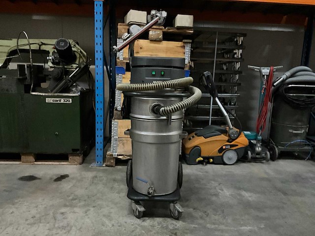 Nilfisk iw 2050 natte & droge industriële stofzuiger - afbeelding 2 van  6