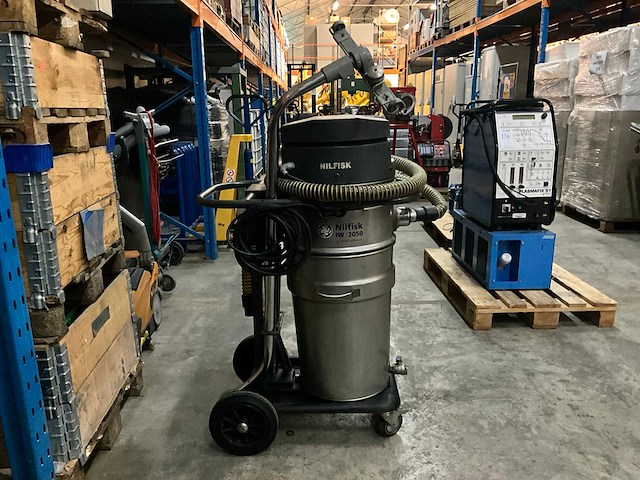 Nilfisk iw 2050 natte & droge industriële stofzuiger - afbeelding 4 van  6