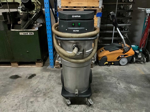 Nilfisk lx 2000 natte & droge industriële stofzuiger - afbeelding 2 van  5
