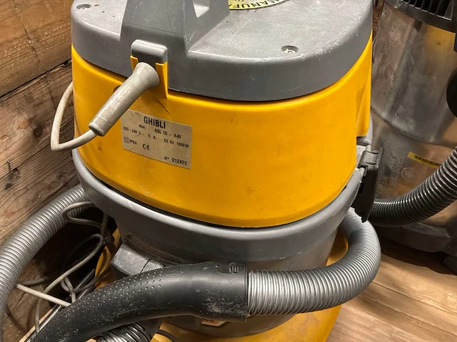 Nilfisk multi ll 30 t industriële stofzuiger (2x) - afbeelding 2 van  4