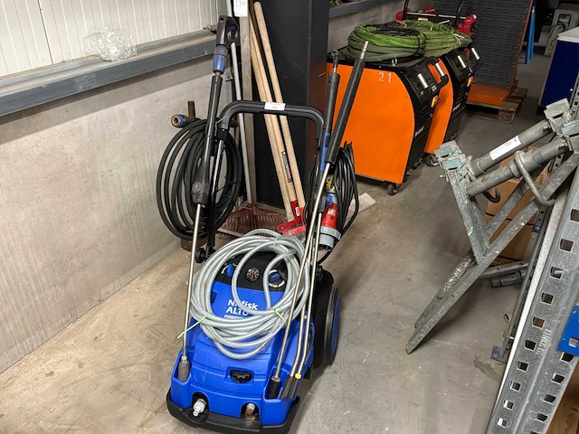 Nilfisk poseidon 5 hogedrukreiniger - afbeelding 1 van  6
