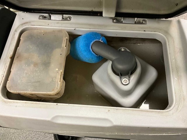 Nilfisk sc401 schoonmaakwagen - afbeelding 3 van  3