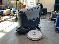 Nilfisk sc500- 53b ecoflex achterloop schrobzuigmachine - afbeelding 1 van  9