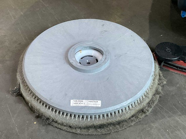 Nilfisk sc500- 53b ecoflex achterloop schrobzuigmachine - afbeelding 6 van  9