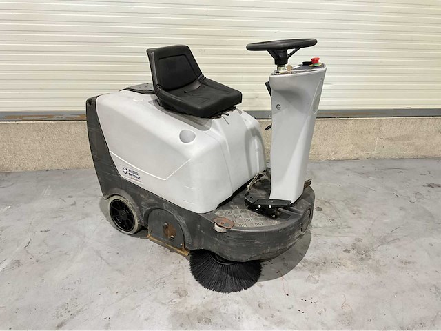 Nilfisk sr 1000s opzitveegmachine 82uur ! - afbeelding 1 van  9