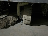 Nilfisk sr1100 zelfrijdende veegmachine - afbeelding 4 van  18