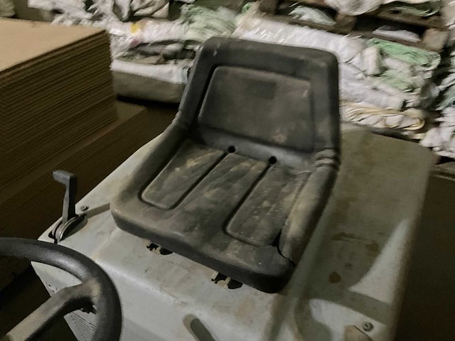 Nilfisk sr1100 zelfrijdende veegmachine - afbeelding 14 van  18