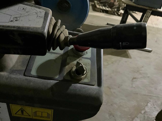 Nilfisk sr1100 zelfrijdende veegmachine - afbeelding 17 van  18