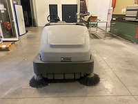 Nilfisk sr1601 zelfrijdende veegmachine - afbeelding 10 van  13